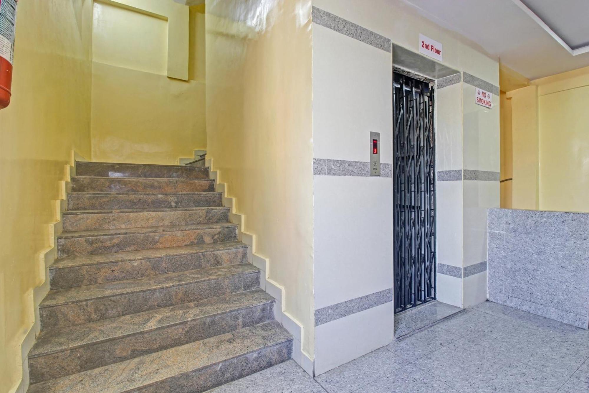 Super Hotel O Sri Sai Regency Haidarábád Kültér fotó